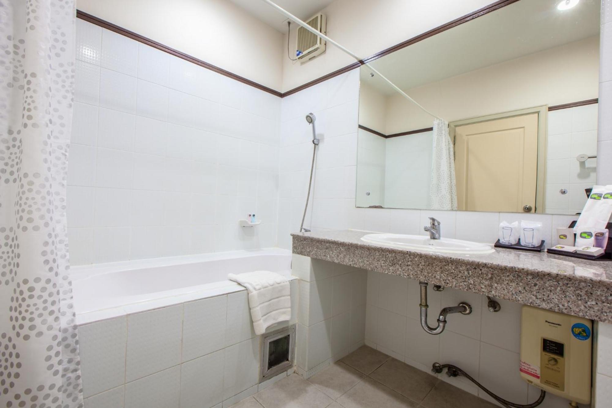צ'יאנג מאי Baiyoke Ciao Hotel מראה חיצוני תמונה